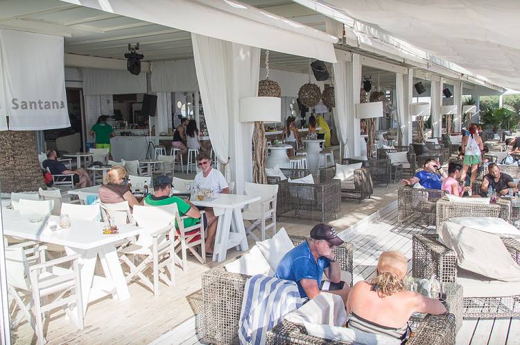 Santana Beach Club in Naxos