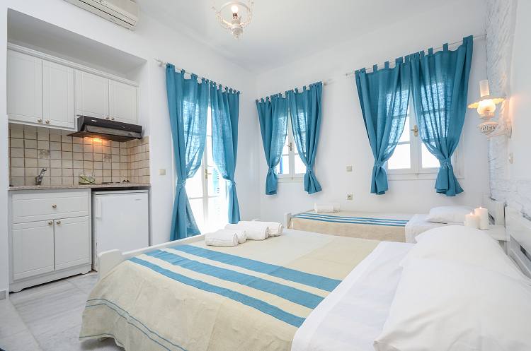 Agia Anna Studios Apartments in Naxos